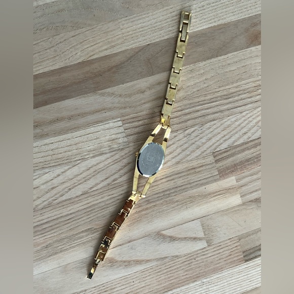 Faded Glory Ladies Watch Vintage Gold Tone Bracelet Silver Dial - Picture 8 of 10